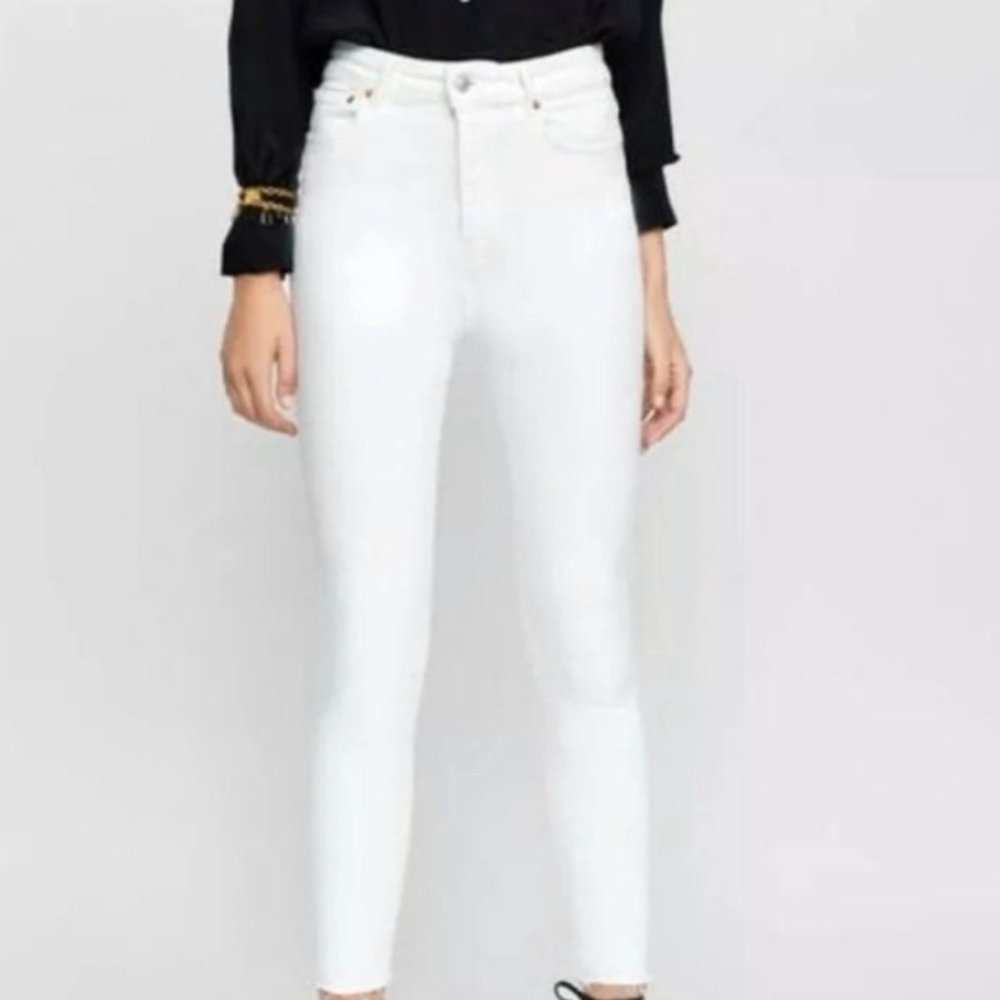 Zara Skinny White Denim Ankle Length Button Fly 5 Pocket Jeans. Size 4 EUC